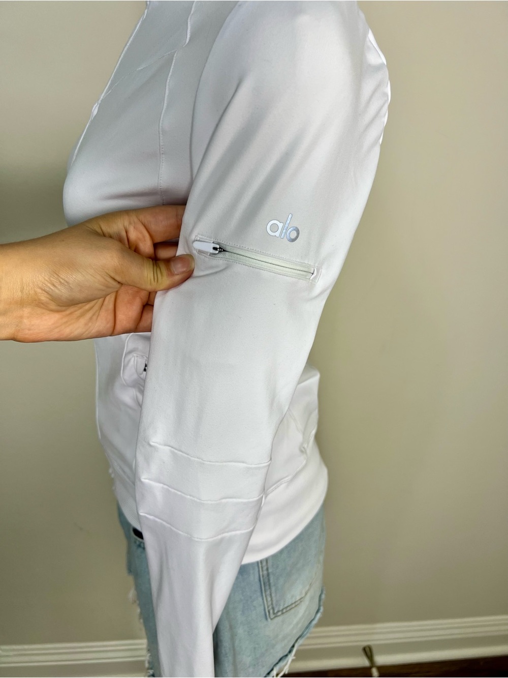 Alo Yoga White Contour Full Zip Jacket XS Thumbhole Athletic Track Jacket - Picture 8 of 12